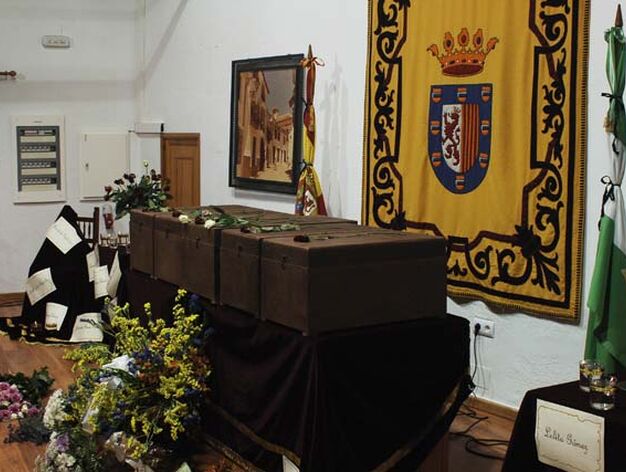 Los 16 cuerpos localizados en una fosa com&uacute;n de Grazalema recibieron al fin santa sepultura y fueron homenajeados en un acto institucional. 

Foto: Ramon Aguilar