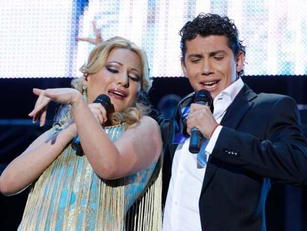 Laura Gallego y Antonio Cort&eacute;s cantando a d&uacute;o.

Foto: Victoria Hidalgo