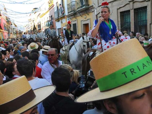Peregrinos y peregrinas sobre caballos.

Foto: Juan Carlos V&aacute;zquez