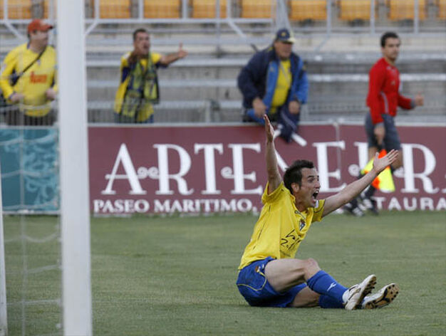 Los amarillos se proclamaron campeones tras empatar con el Cartagena en un partido que pudo terminar con goleada local

Foto: Joaquin Pino