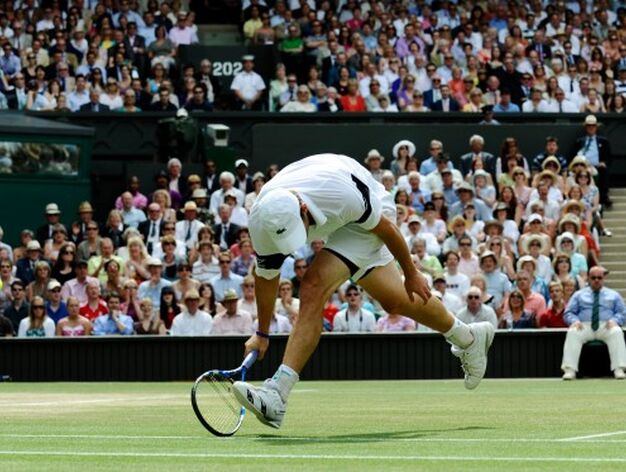 Federer se proclama campe&oacute;n por sexta vez en Wimbledon tras tumbar a Roddick.

Foto: AgenciasFederer se proclama campe&oacute;n por sexta vez en Wimbledon tras tumbar a Roddick.