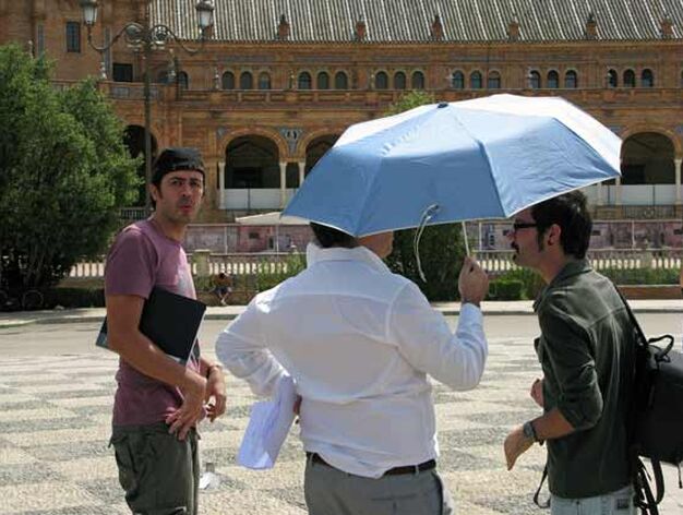 El paraguas sirve tanto en verano como en invierno

Foto: Manuel G&oacute;mez