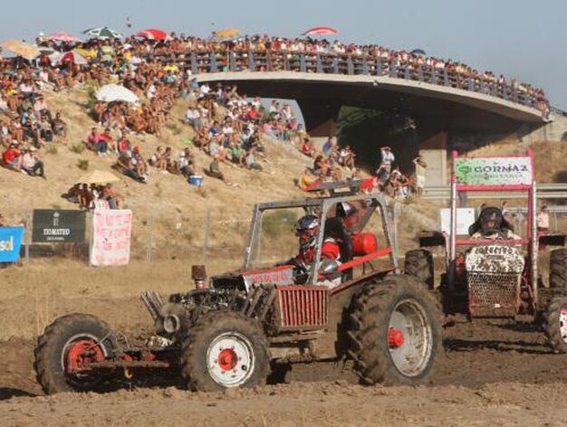 La organizaci&oacute;n cifra en 12.000 las personas que asistieron a presenciar las evoluciones de los tractores en la ya tradicional cita de Guadalcac&iacute;n

Foto: Juan Carlos Toro