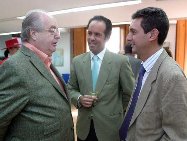 El doctor Jos&eacute; Arcas, Jos&eacute; Argudo y el gerente del Diario, Miguel Berraquero

Foto: Miguel Angel Gonzalez