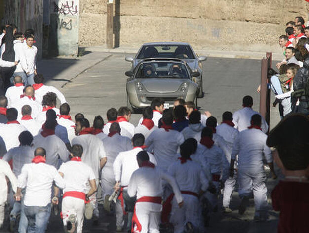 Mozos pamplonicas junto a la muralla.

Foto: Antonio Pizarro