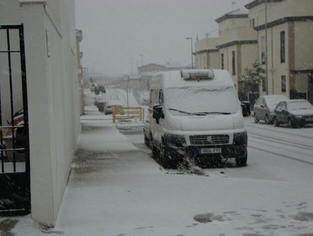 La nieve cay&oacute; con intensidad en la localidad de Burguillos.

Foto: Jos&eacute; Manuel