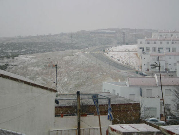 La localidad de Aznalc&oacute;llar durante la nevada.

Foto: Francisco Mateos