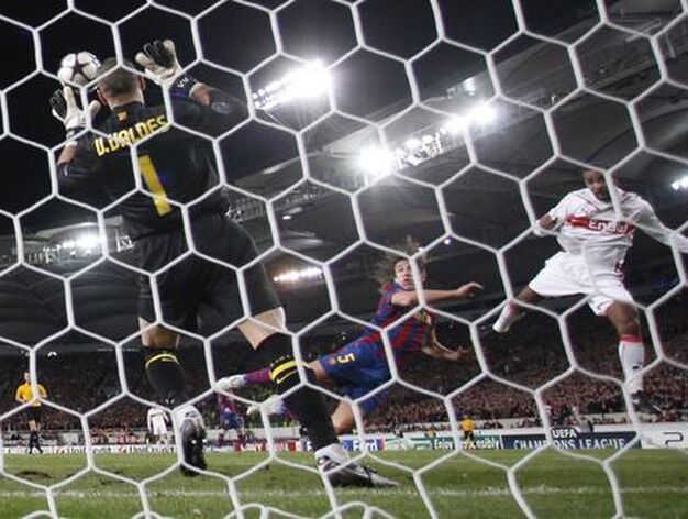 El Barcelona empata en casa del Stuttgart en octavos de final de la Liga de Campeones. / Reuters &middot; EFE &middot; AFP