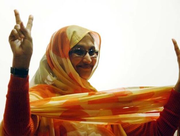 Aminatu Haidar en su primera comparecencia p&uacute;blica desde la huelga de hambre

Foto: Patri D&iacute;ez