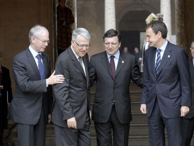 Herman van Rompuy, El Fassi, Barroso y Zapatero

Foto: Jes&uacute;s Ochando