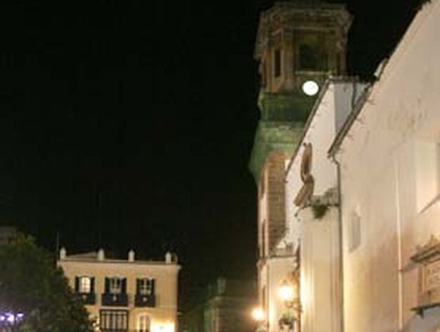 El Silencio toma rumbo hacia la calle Convento tras descender en La Palma

Foto: J. M. Q./Vanessa Perez