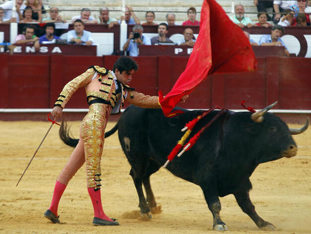 Perera firm&oacute; lo m&aacute;s destacado en una mala tarde en general para los toreros en la suerte suprema, Castella se estrell&oacute; con un mal lote y los de Hermoso de Mendoza mostraron un juego desigual.