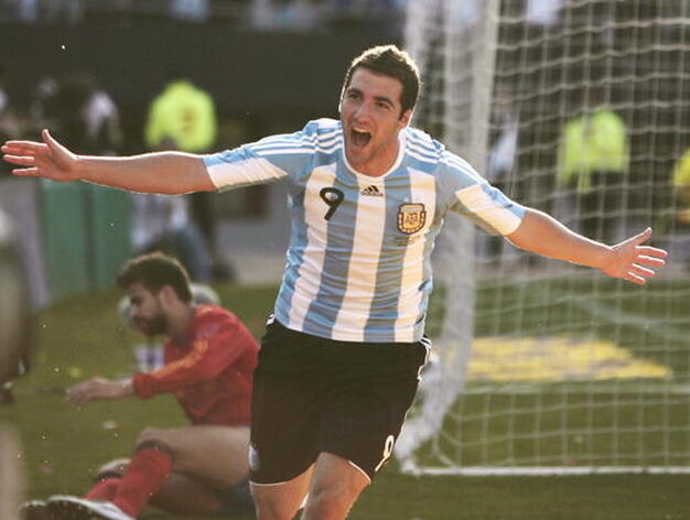 Espa&ntilde;a cae goleada ante Argentina en el Monumental de Buenos Aires. / EFE