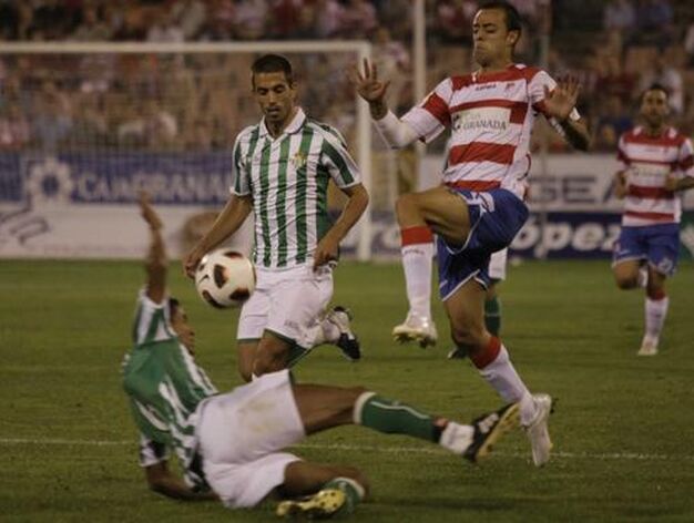 El Betis consigui&oacute; el &eacute;xito en los penaltis tras empatar a dos goles con el Granada.

Foto: Miguel Rodr&iacute;guez