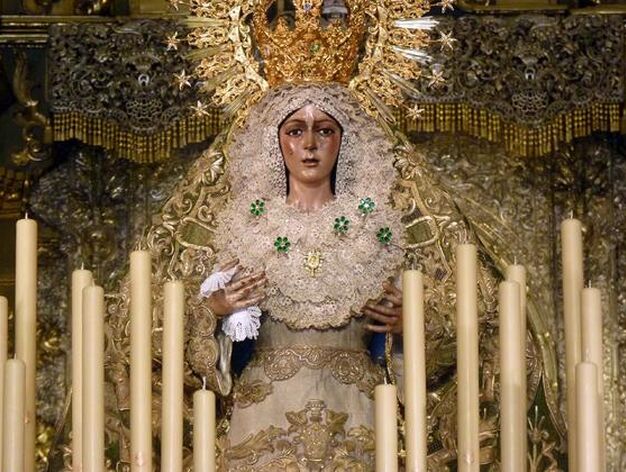 La Virgen luce radiante en su altar.

Foto: Ruesga Bono