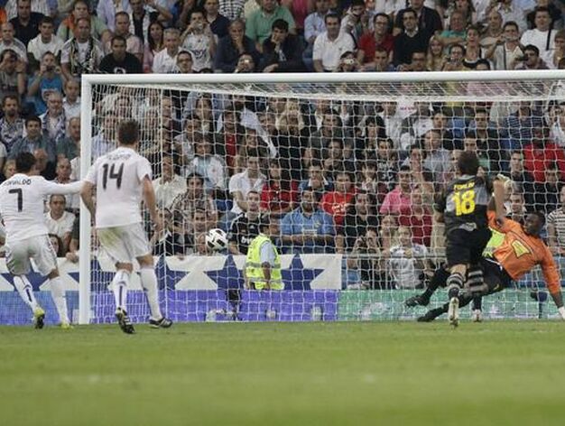 El Real Madrid gana al Espanyol en el Bernab&eacute;u. / Reuters