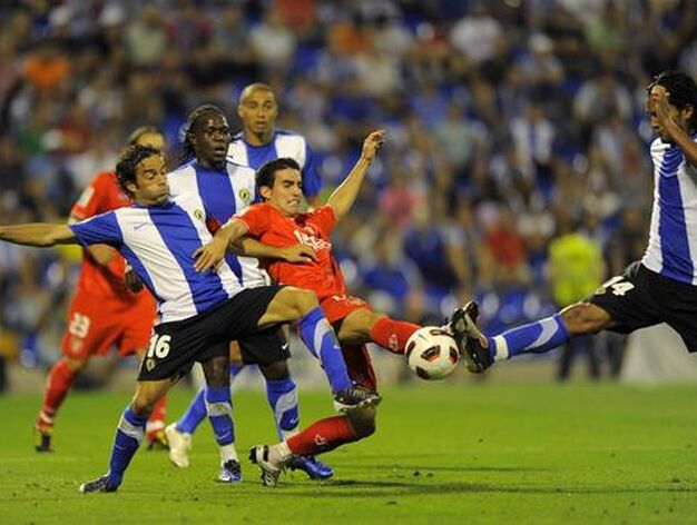 El Sevilla prolonga su mala racha al caer en Alicante ante el H&eacute;rcules. / AFP