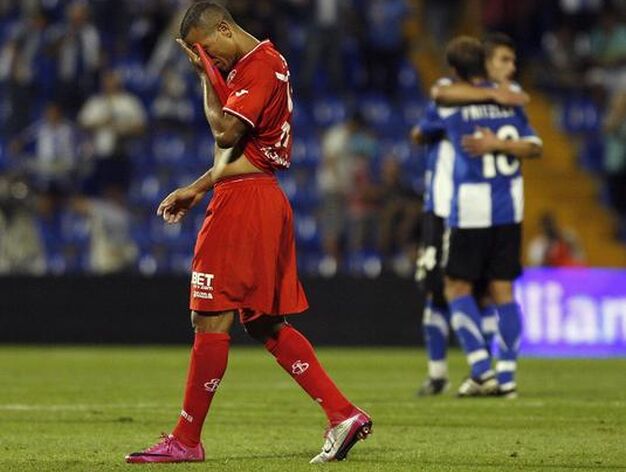 El Sevilla prolonga su mala racha al caer en Alicante ante el H&eacute;rcules. / Reuters