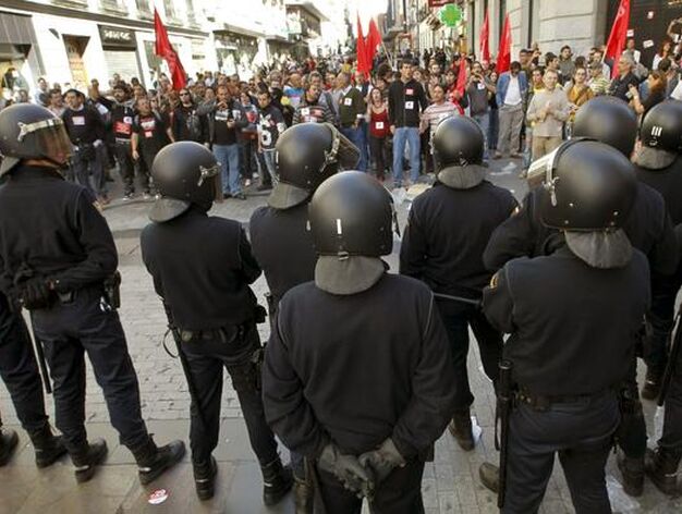 Concentraciones en Madrid bajo la vigilancia de la Polic&iacute;a.

Foto: EFE