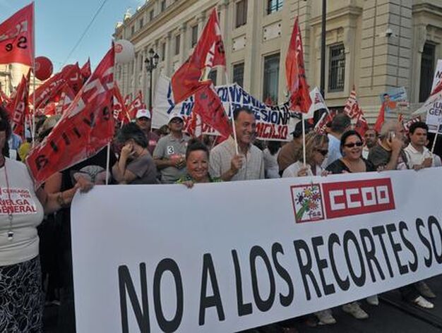 Los sindicatos recorren las calles del centro de la capital.

Foto: Manuel G&oacute;mez