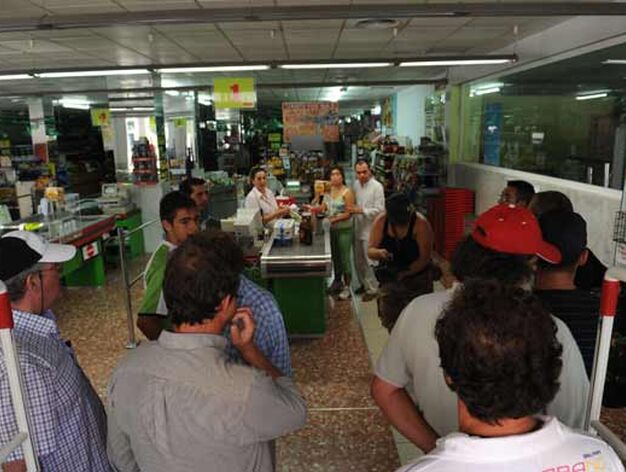 Los piquetes forzaron el cierre de comercios y supermercados, as&iacute; como de Bah&iacute;a Sur

Foto: Elias Pimentel