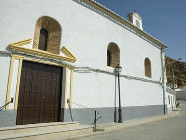 Ayuntamiento de Cortes y Graena. Iglesia San Torcuato.