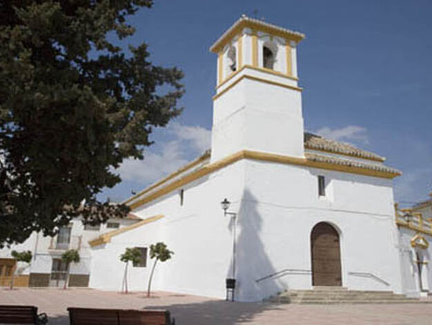 Ayuntamiento de Villanueva de Mes&iacute;a. Iglesia parroquial Nuestra Se&ntilde;ora de la Aurora.