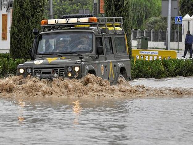 Las calles de &Eacute;cija inundadas por el temporal. 

Foto: Manuel G&oacute;mez