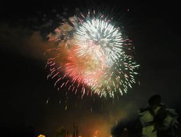 El tradicional espect&aacute;culo de fuegos artificiales, en el cierre de la Feria.

Foto: Jos&eacute; &Aacute;ngel Garc&iacute;a
