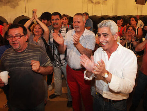 Los simpatizantes de IU mostraron su alegr&iacute;a al conocer el resultado de las elecciones municipales, que les otorgan tres concejales.

Foto: Vanesa Lobo
