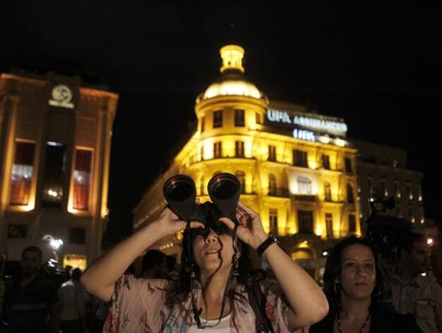 En la capital libanesa (Beirut) la gente tuvo inter&eacute;s por seguir el eclipse.

Foto: Agencais
