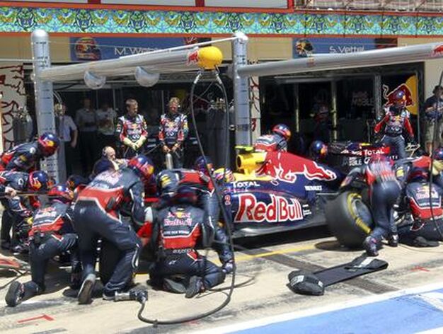 Cambio de neum&aacute;ticos en Red Bull.

Foto: AFP Photo