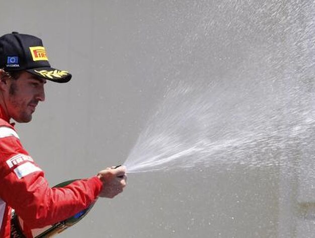 Fernando Alonso, en el podio del Gran Premio de Europa.

Foto: Reuters