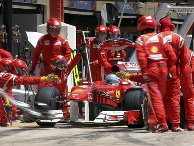 Paso por boxes de Fernando Alonso.

Foto: AFP Photo