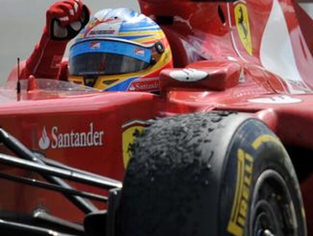 Fernando Alonso celebra su victoria en el Gran Premio de Gran Breta&ntilde;a. 

Foto: AFP Photo
