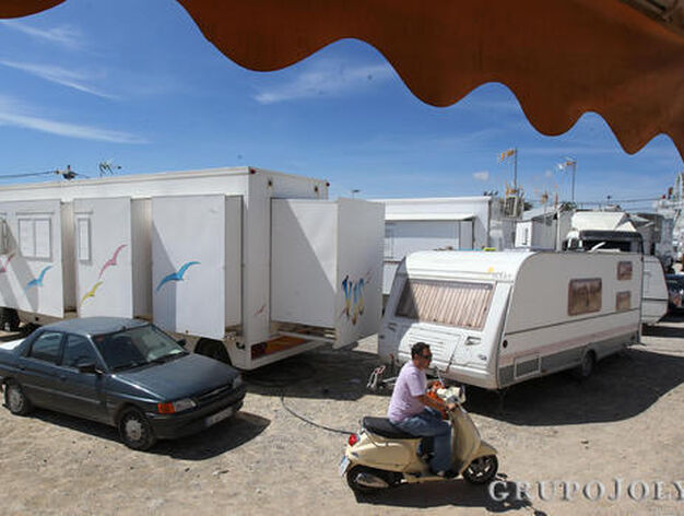 Panor&aacute;mica del campamento de caravanas, instalado junto a la explanada de los cacharritos. 

Foto: Miguel Angel Gonzalez