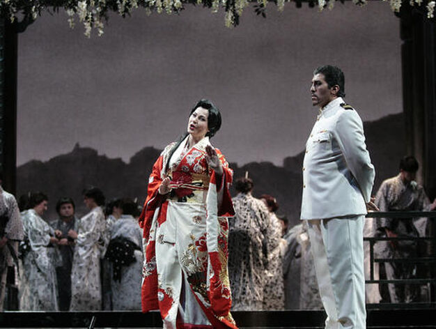 Ensayo general de 'Madama Butterfly' en el Teatro de la Maestranza. / Juan Carlos Mu&ntilde;oz