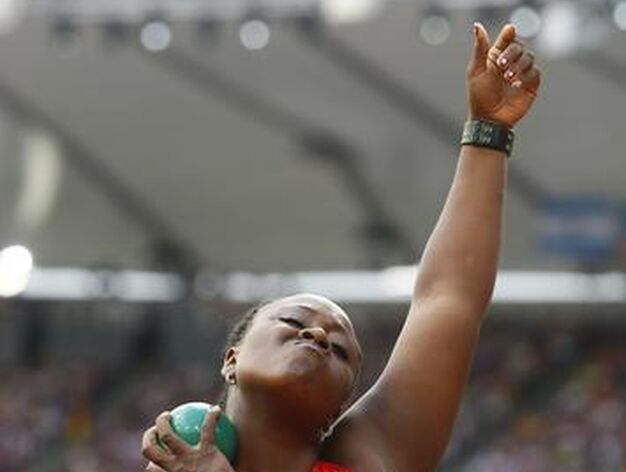 La atleta estadounidense Michelle Carter compite en el lanzamiento de peso femenino. 

Foto: EFE/Kerim Okten