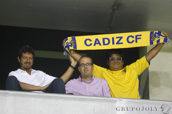 Gaucci, Manzano (hijo) y Kenji Chikaoka animaron a su equipo en la grada. 

Foto: Jose Braza