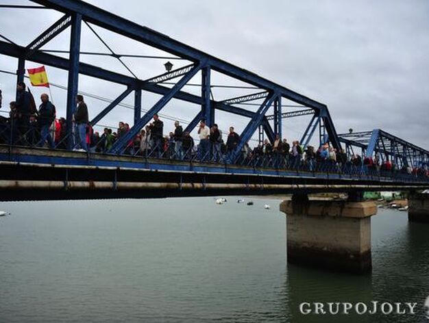 La marcha de los trabajadores de los astilleros de Navantia en San Fernando se salda con tres detenidos.

Foto: Elias Pimentel