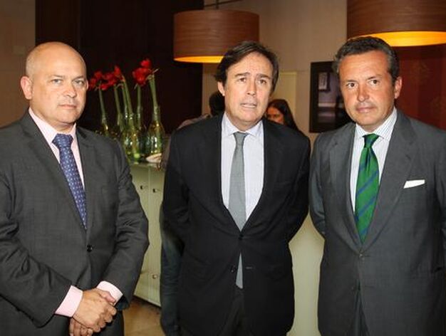 Joaqu&iacute;n Merino, presidente de Emeritas; Ricardo Pumar, presidente de Inmobiliaria del Sur; y Gonzalo Madariaga, presidente de Ditecsa.