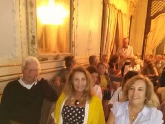 Hans Joseph Artz, Josefa D&iacute;az y Concepci&oacute;n Conde, durante la conferencia   en el Casino Gaditano.

Foto: Ignacio Casas de Ciria