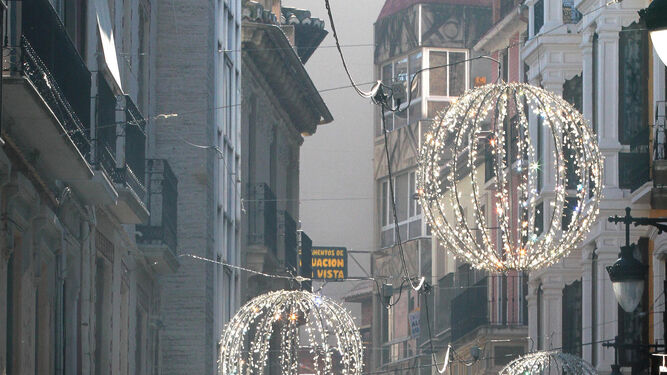 Los granadinos vuelven a recortar la factura navideña hasta los 375 euros