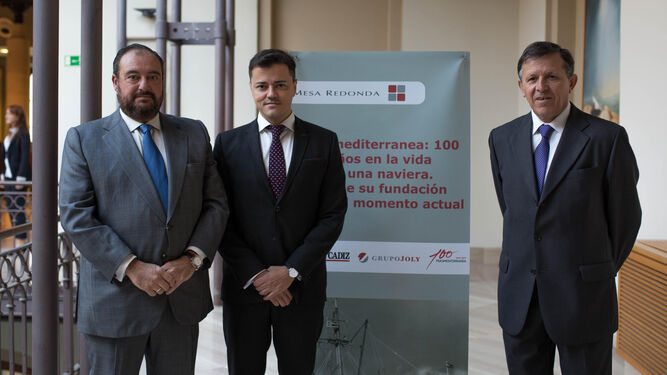 El director general de Grupo Joly, Tomás Valiente, el consejero-director general de Trasmediterránea, Mario Quero, y el presidente de la APBC, José Luis Blanco.