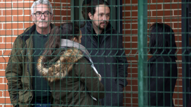 Pablo Iglesias, durante la visita a Andrés Bódalo en la cárcel de Jaén.