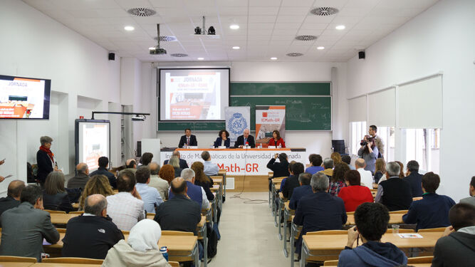 Expertos en investigación matemática de toda España participan en una jornada científica en la UGR
