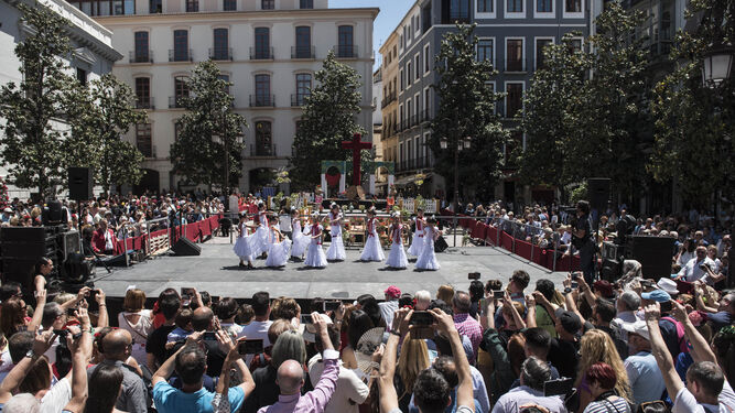 Las actuaciones de la Plaza del Carmen contaron con numeros público.