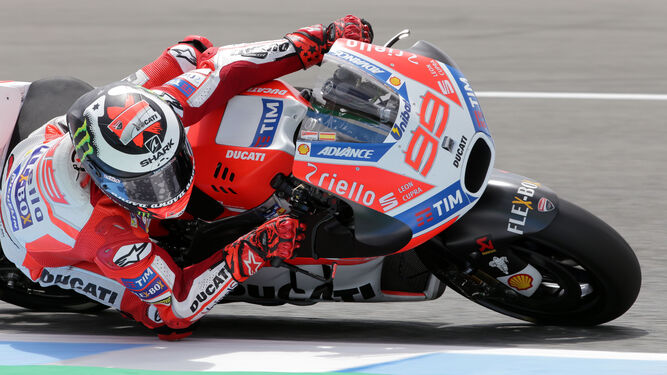 Jorge Lorenzo consiguió su primer podio en Ducati, un tercer puesto que le supo a gloria.