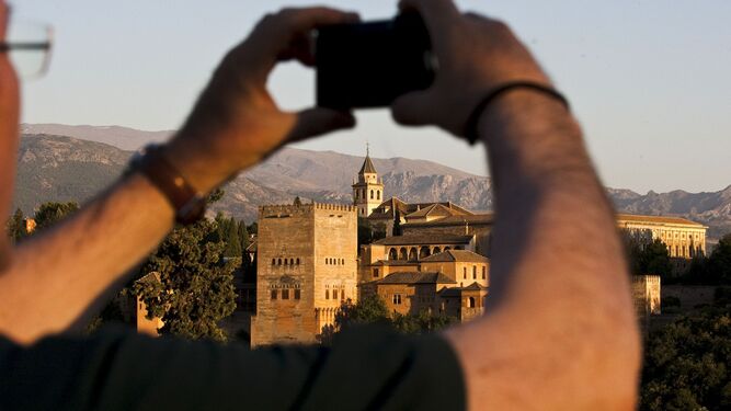 La Alhambra de Granada se posiciona como el tercer sitio de España y  el décimo segundo de Europa.