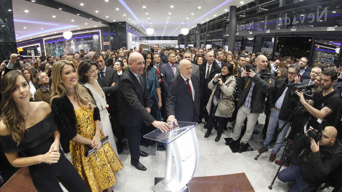 El promotor del centro comercial, Tomás Olivo, durante la inauguración el pasado mes de noviembre.